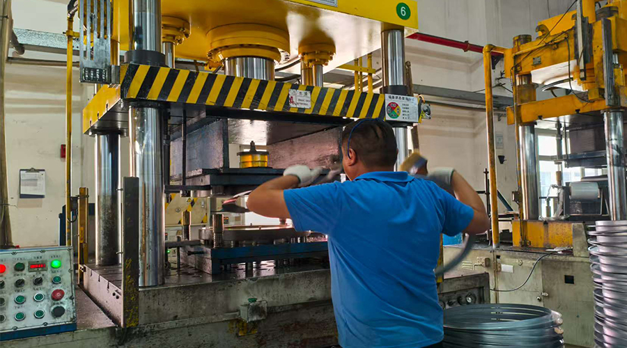 金環(huán)電器的滾筒干衣機(jī)如何適應(yīng)游艇、輪船等特殊海洋環(huán)境，確保高安全性和穩(wěn)定性？